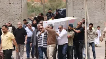 لقطات ترصد جنازة ضياء العوضي بعد وصوله من الإمارات